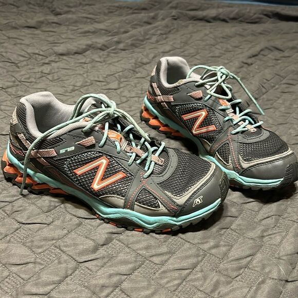 New Balance 570 WTE570G2 Round Toe Sneaker Shoes size 9 - Picture 1 of 9